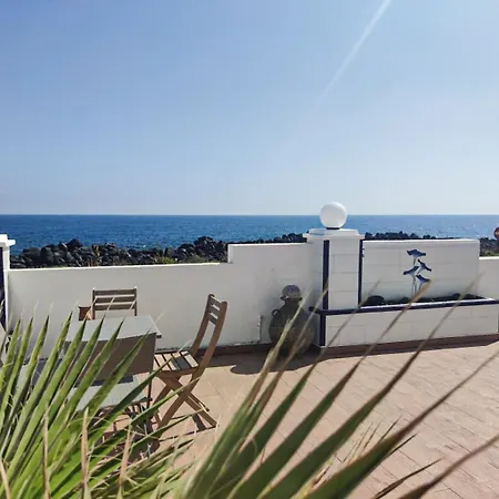 Volkkanrentals Casa Lila Seafront House Appartement